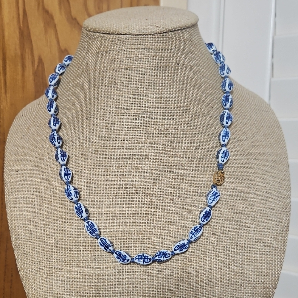 Vintage Porcelain Elegant Blue and White Beaded Necklace